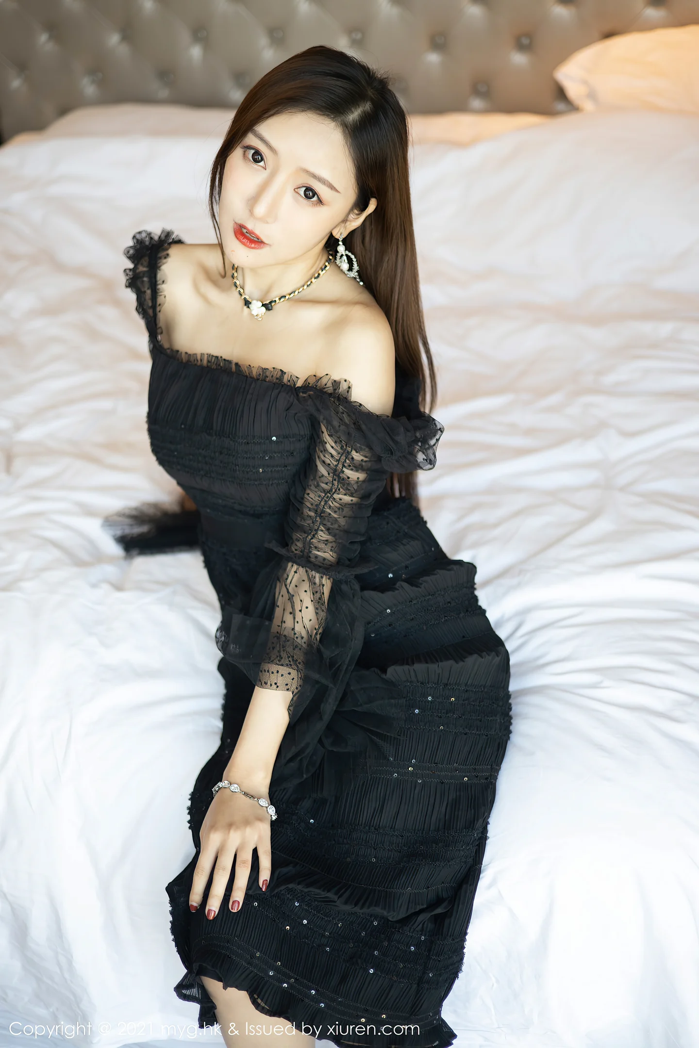 [MyGirl美媛馆]Vol.482_女神王馨瑶yanni古韵旗袍+粉色华丽礼裙秀完美身材诱惑写真63P-秀人网 - XiuRen.Xyz